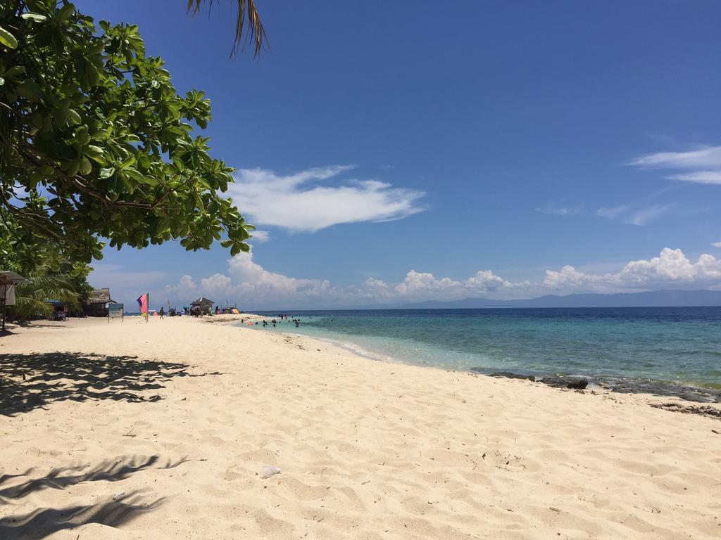 J & C Guesthouse Moalboal Luaran gambar