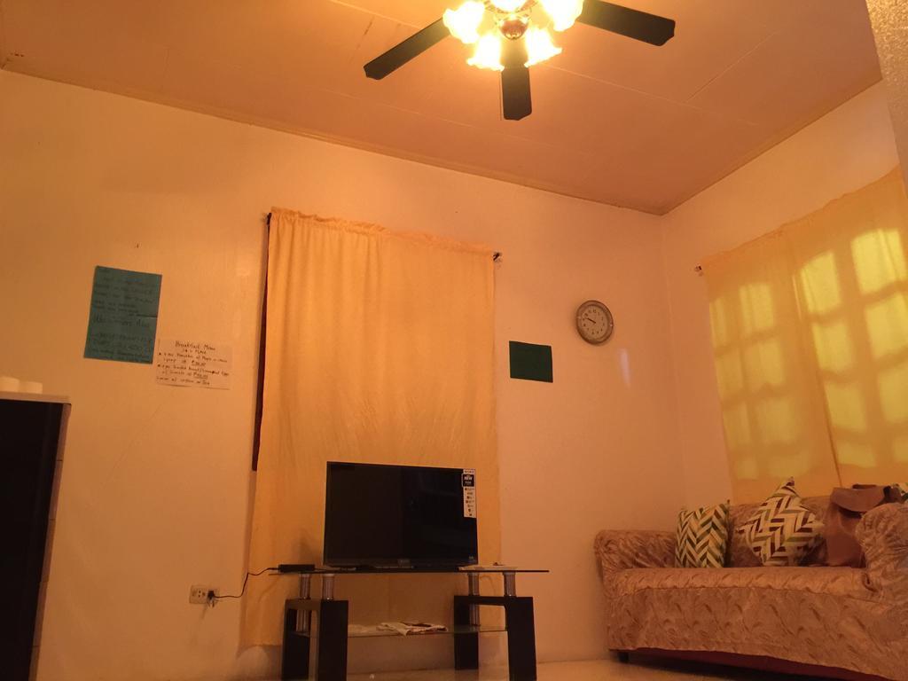 J & C Guesthouse Moalboal Luaran gambar