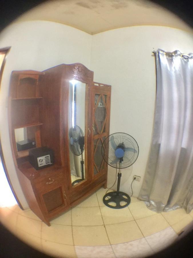 J & C Guesthouse Moalboal Luaran gambar